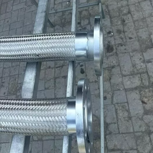 Брановидно флексибилно метално црево